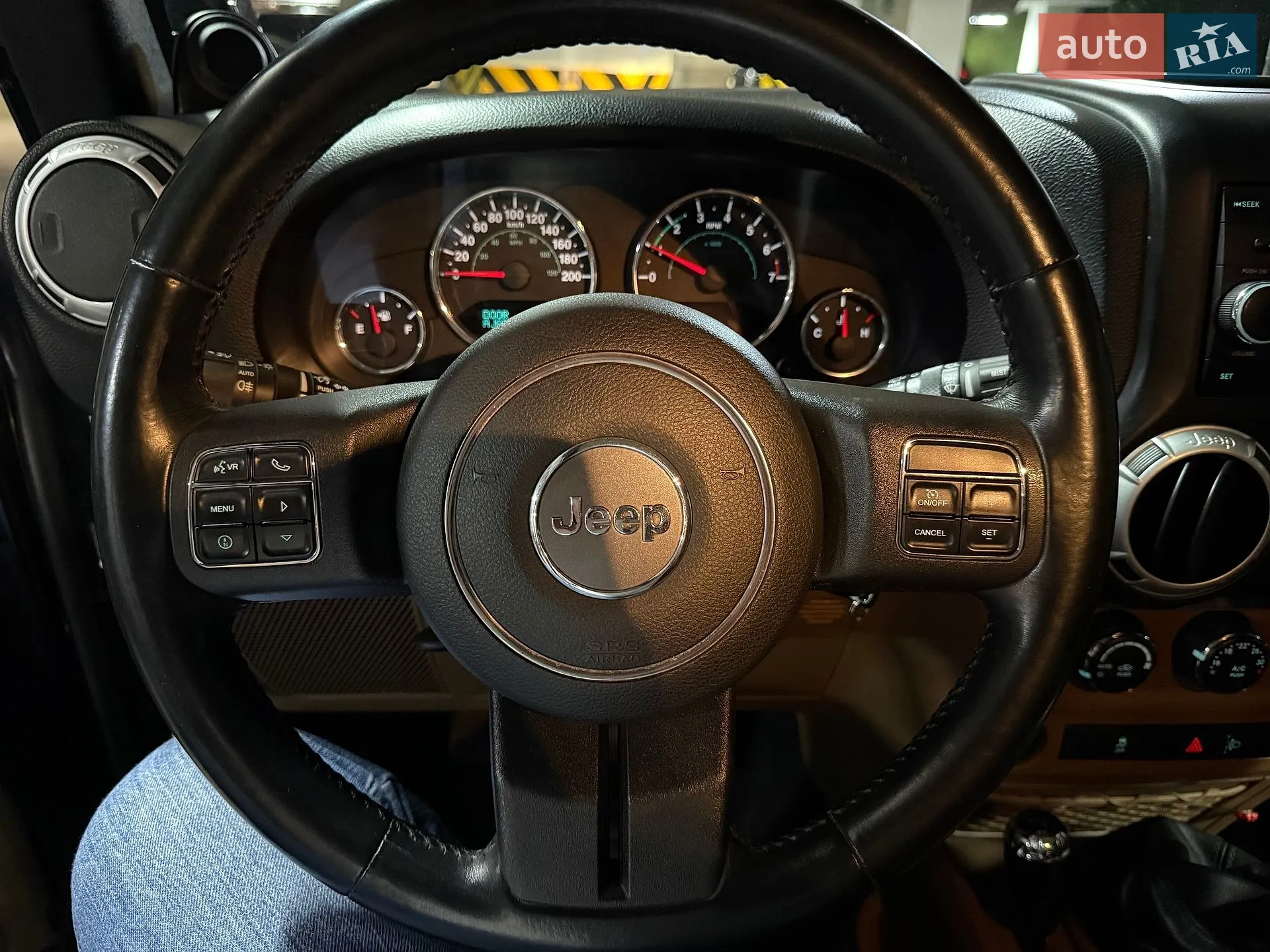 2011 Jeep Wrangler - мініатюра 35