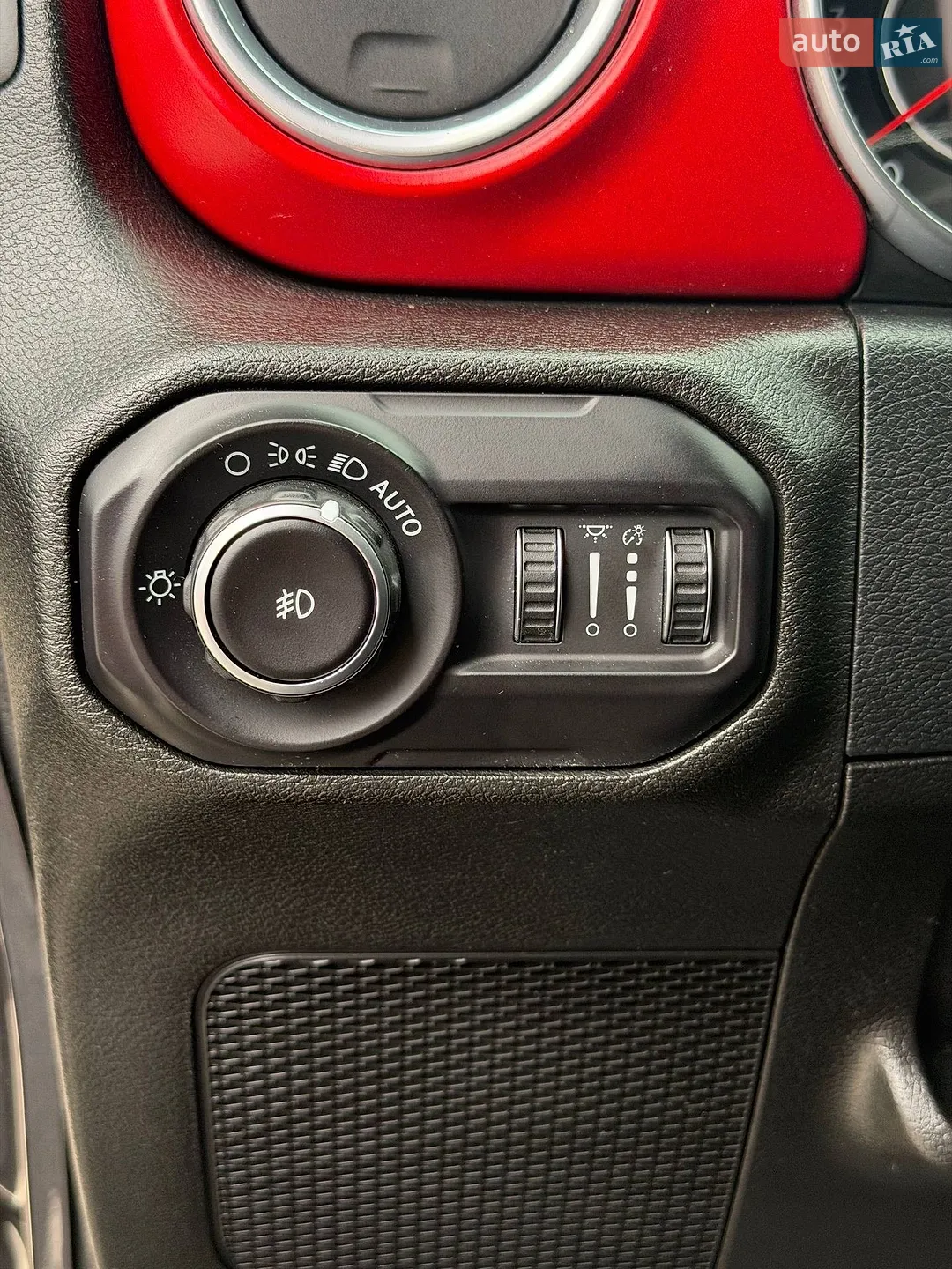 2018 Jeep Wrangler - мініатюра 41