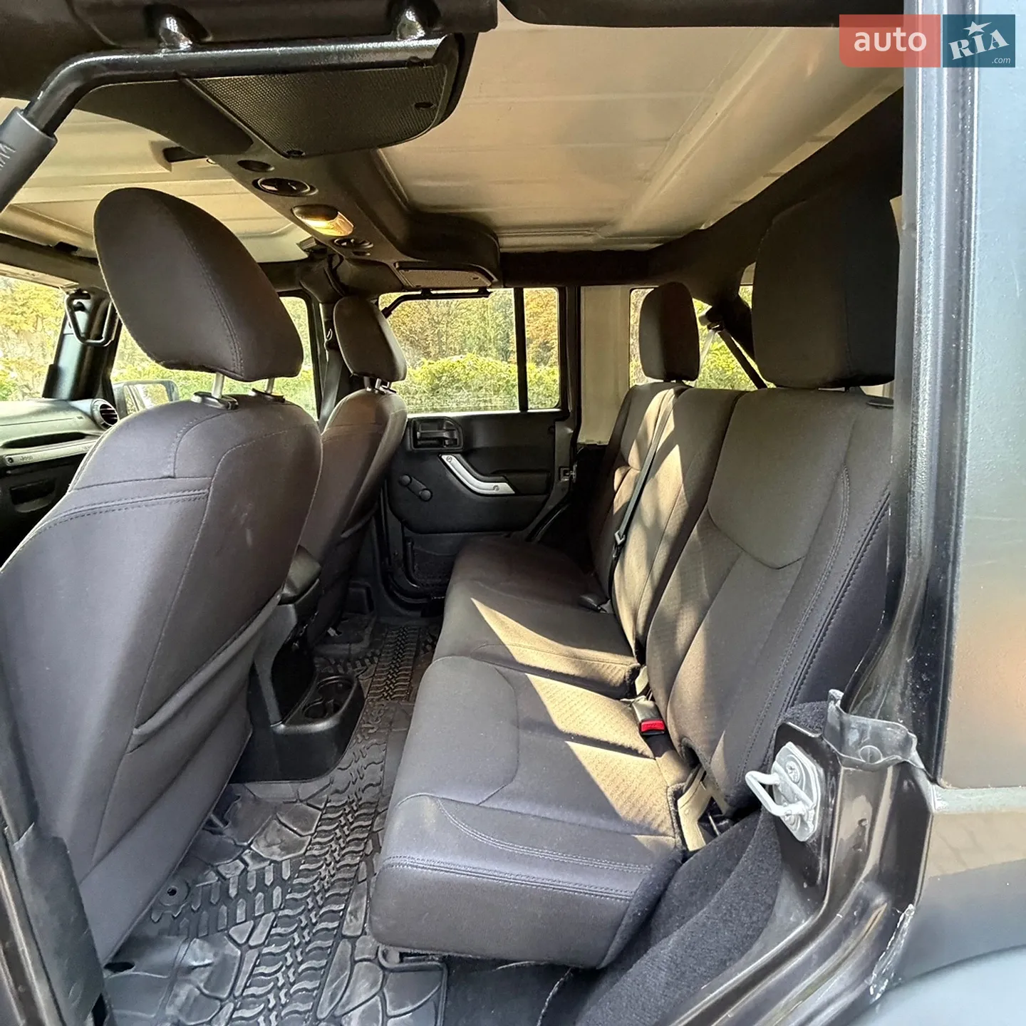 2016 Jeep Wrangler - мініатюра 29