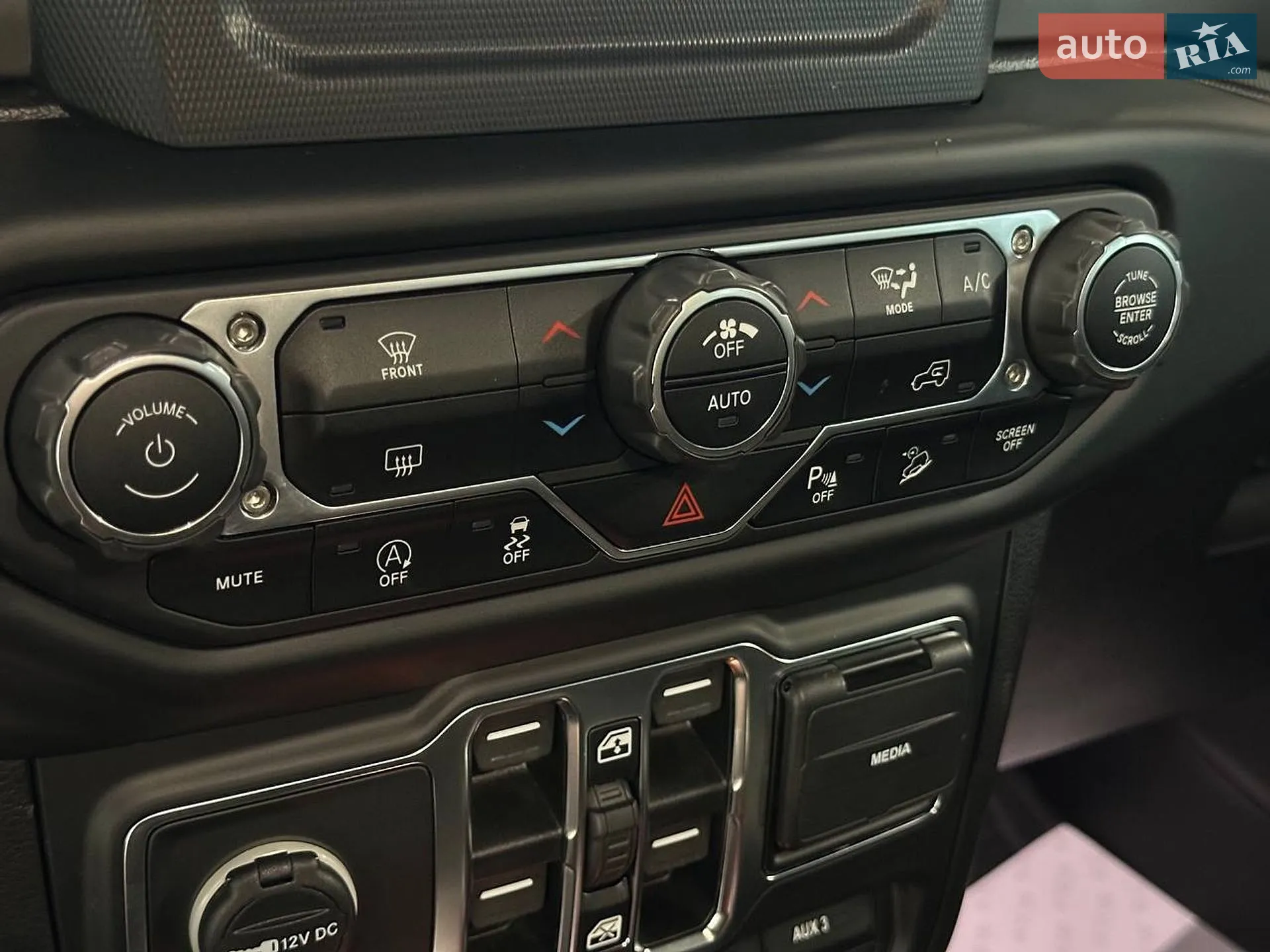2021 Jeep Wrangler - мініатюра 18