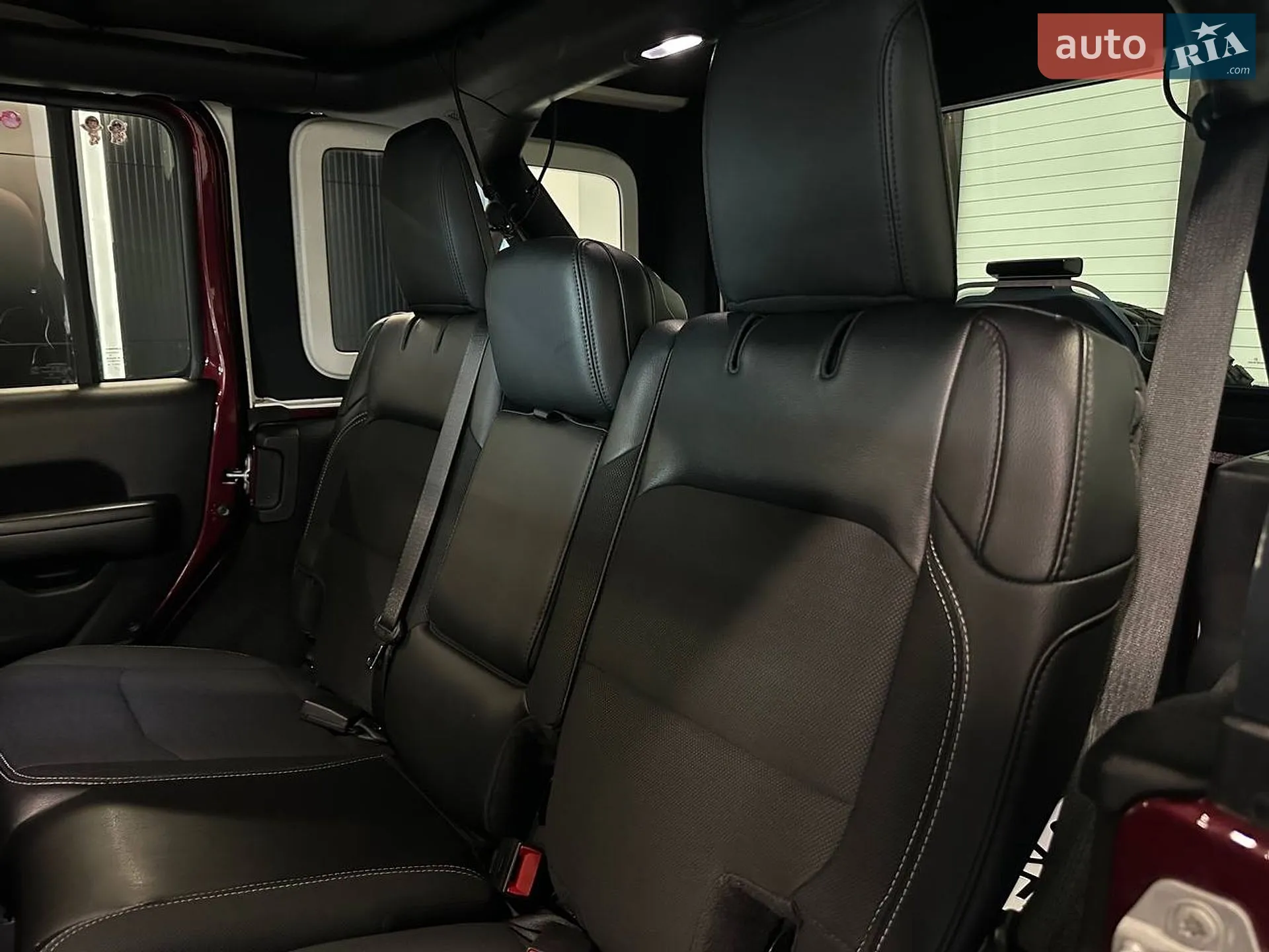 2021 Jeep Wrangler - мініатюра 24