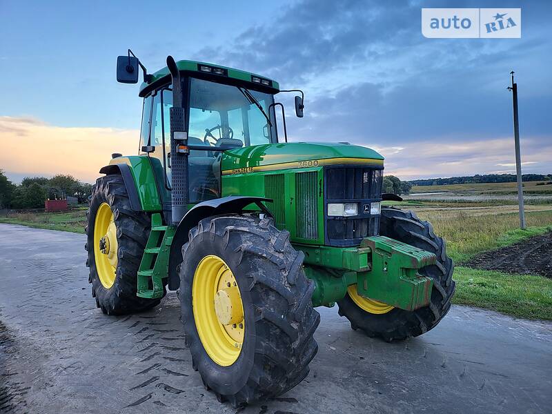 John Deere 7600