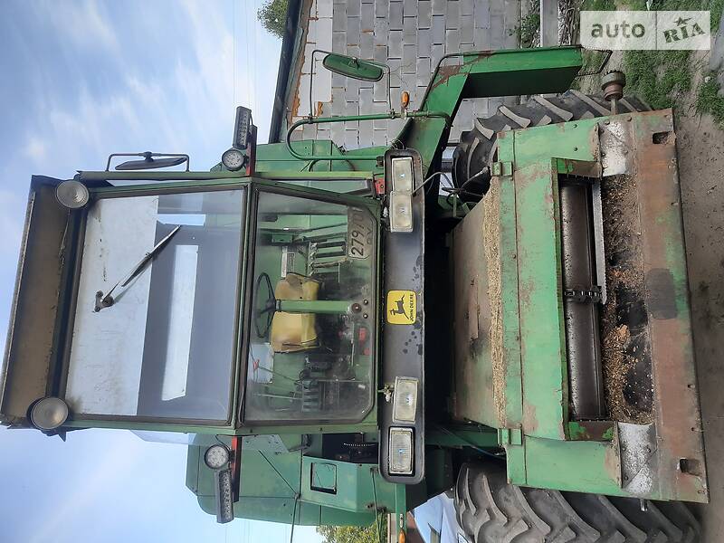 John Deere 975