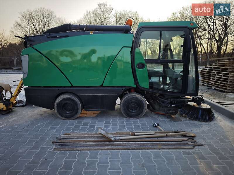 Уборочная машина Johnston Sweepers 142A101T 2010 в Ровно