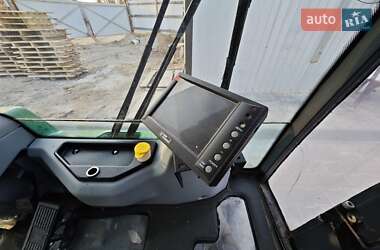 Прибиральна машина Johnston Sweepers 142A101T 2010 в 