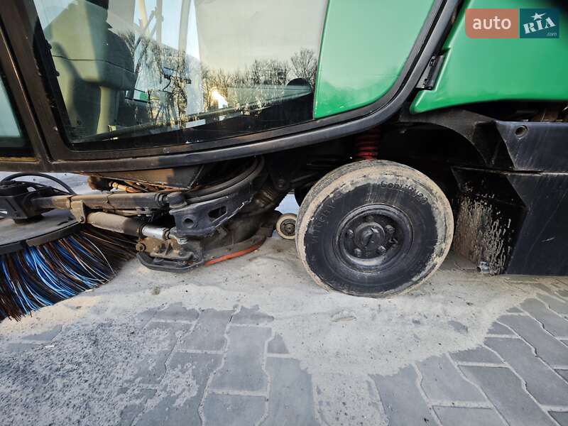 Уборочная машина Johnston Sweepers 142A101T 2010 в Ровно
