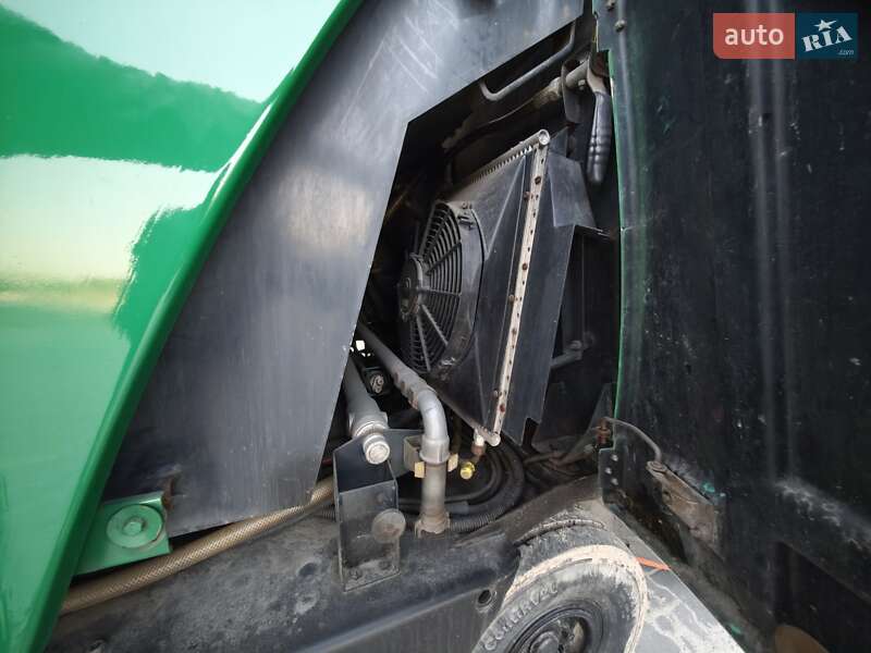 Уборочная машина Johnston Sweepers 142A101T 2010 в Ровно