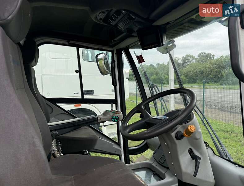 Уборочная машина Johnston Sweepers Compact 2011 в Черновцах