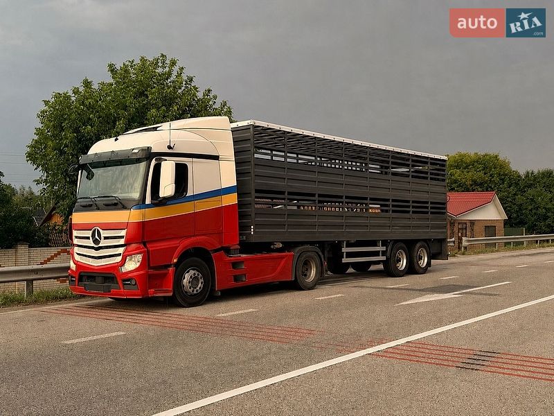 Для перевезення тварин - напівпричіп Jumbo EO 1986 в Житомирі
