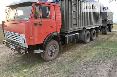 Зерновоз КамАЗ 53202 1992 в Петрове