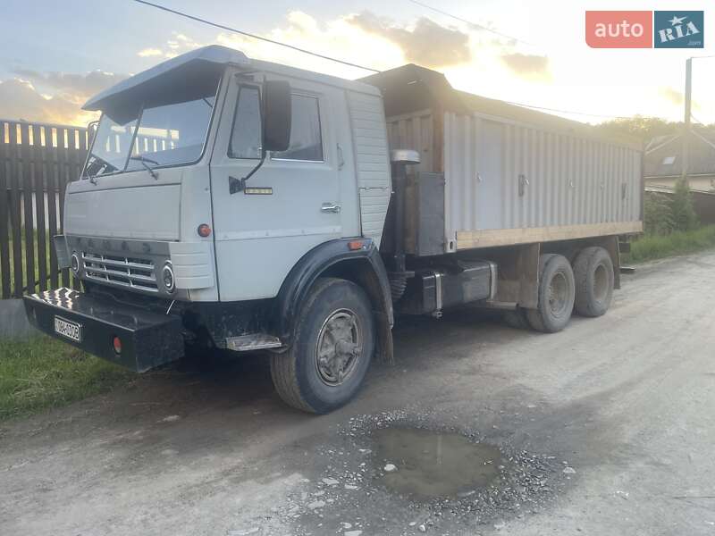 Зерновоз КамАЗ 53212 1985 в Тячеві