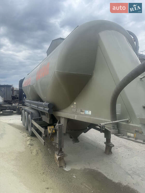 Цементовоз Kassbohrer SSL 1993 в Каменке-Бугской