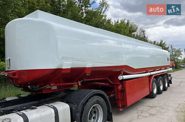 Цистерна напівпричіп Kassbohrer STB 1989 в Києві