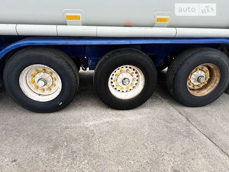 Цистерна полуприцеп Kassbohrer STB 1992 в Киеве