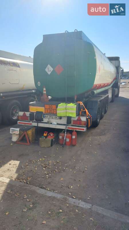 Цистерна полуприцеп Kassbohrer TS 1985 в Киеве