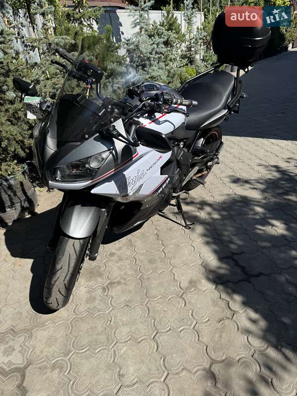 Спортбайк Kawasaki 400 2013 в Дніпрі