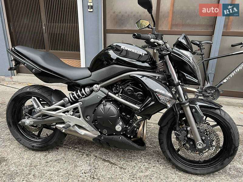 Спортбайк Kawasaki ER 650 2012 в 