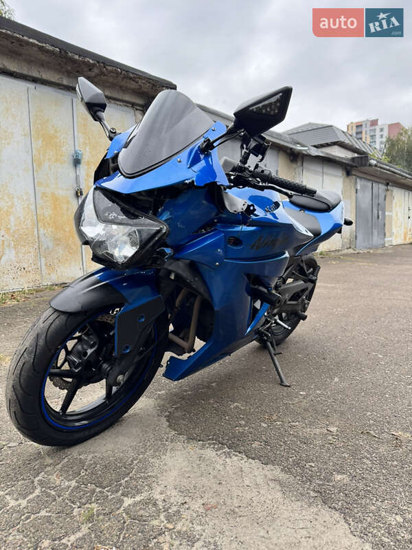 Спортбайк Kawasaki EX 250 2010 в 