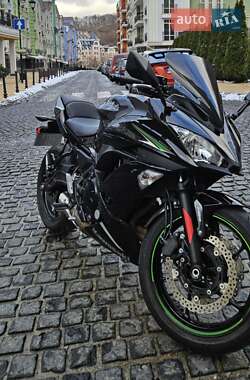 Мотоцикл Спорт-туризм Kawasaki EX 650 2018 в 