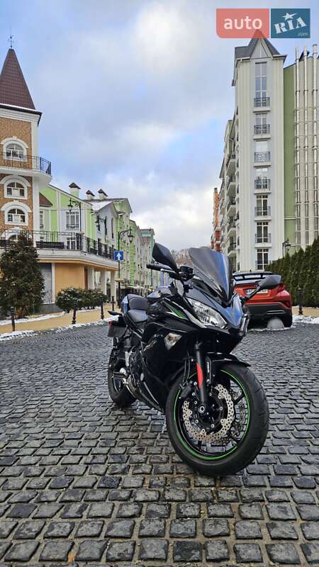 Мотоцикл Спорт-туризм Kawasaki EX 650 2018 в 