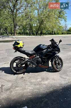 Мотоцикл Спорт-туризм Kawasaki EX 650 2012 в 