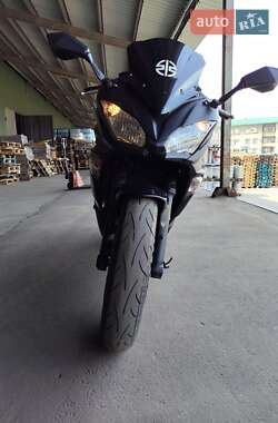 Мотоцикл Спорт-туризм Kawasaki EX 650 2018 в 