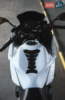 Спортбайк Kawasaki EX 650 2016 в 