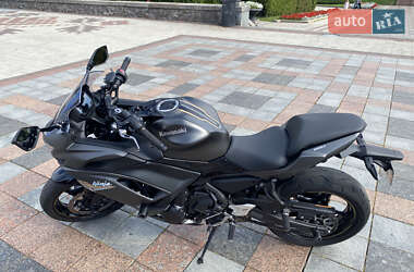 Спортбайк Kawasaki EX 650 2022 в 