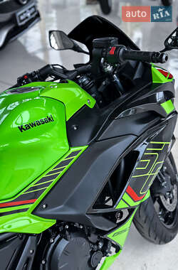 Спортбайк Kawasaki EX 650 2022 в 