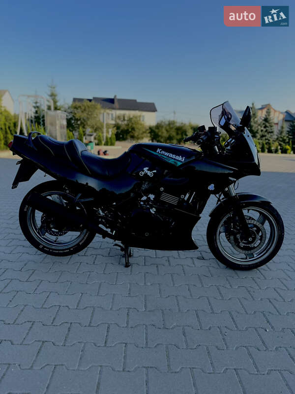 Спортбайк Kawasaki GPZ 2001 в Хоросткове