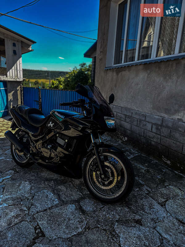 Спортбайк Kawasaki GPZ 2001 в Хоросткове