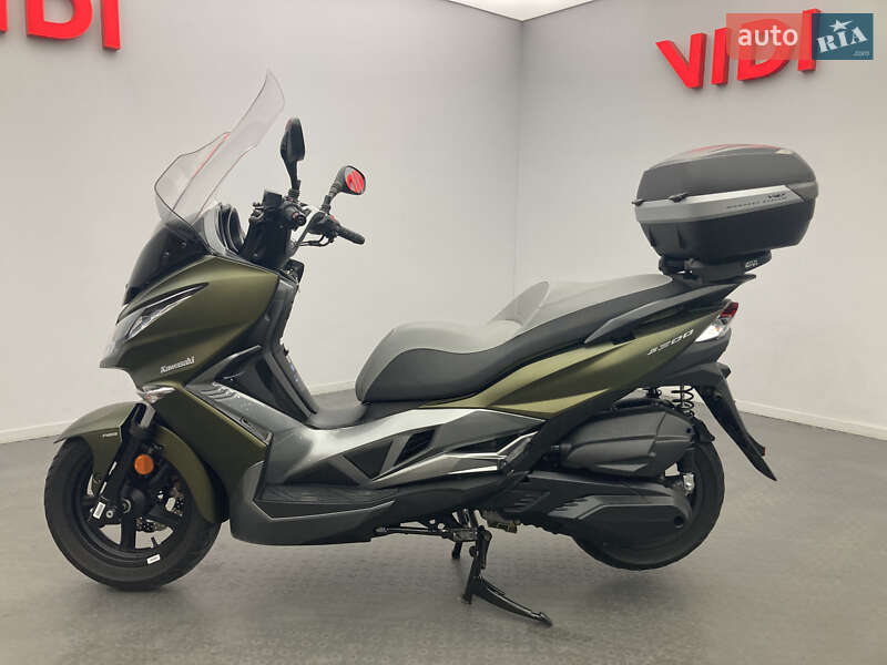 Kawasaki J 300 2019