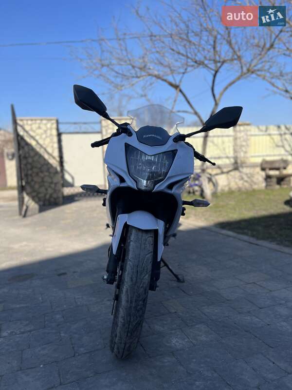 Спортбайк Kawasaki Ninja 250 2015 в Кременце