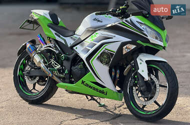 Мотоцикл Без обтекателей (Naked bike) Kawasaki Ninja 250 2015 в Сновске