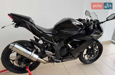 Спортбайк Kawasaki Ninja 250 2016 в 