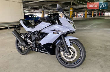 Спортбайк Kawasaki Ninja 250 2015 в Киеве