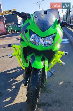 Спортбайк Kawasaki Ninja 250R 2010 в 