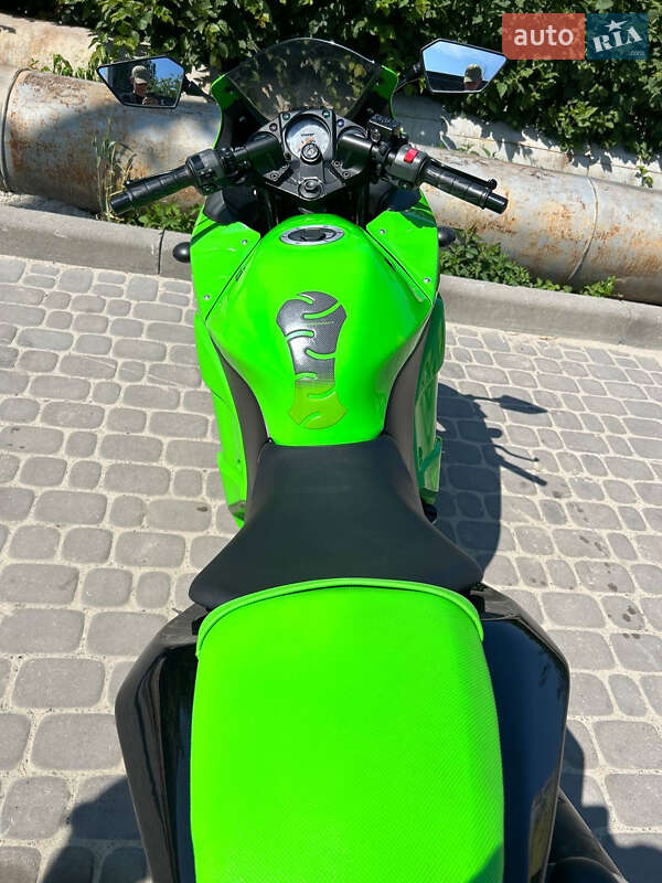 Спортбайк Kawasaki Ninja 250R 2011 в Новояворівську