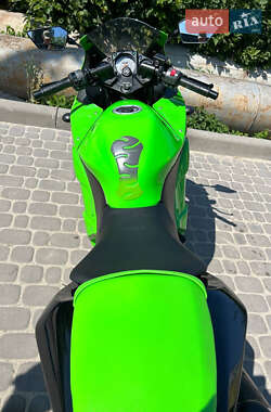 Спортбайк Kawasaki Ninja 250R 2011 в Новояворівську