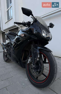 Мотоцикл Спорт-туризм Kawasaki Ninja 250R 2013 в 