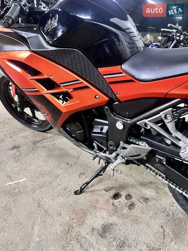 Спортбайк Kawasaki Ninja 250R 2014 в Житомире