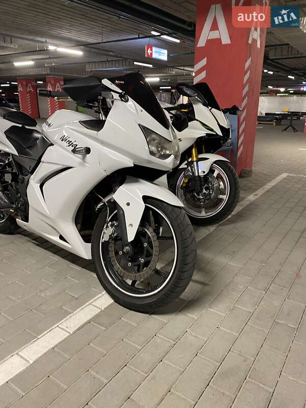 Спортбайк Kawasaki Ninja 250R 2008 в Киеве