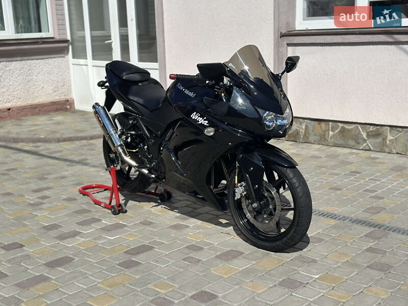Спортбайк Kawasaki Ninja 250R 2012 в 