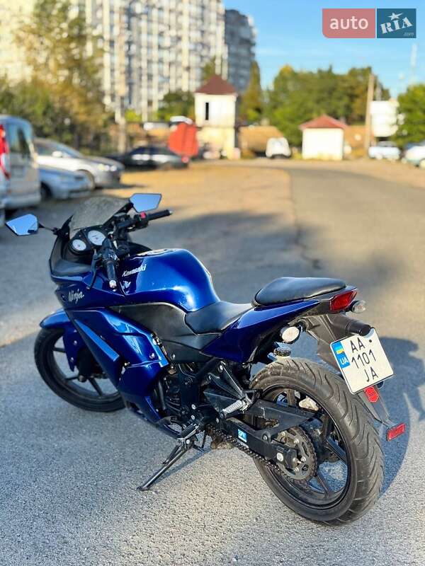 Мотоцикл Супермото (Motard) Kawasaki Ninja 250R 2011 в Киеве