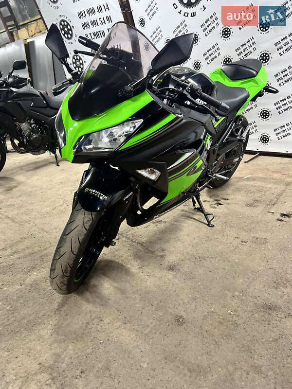 Мотоцикл Спорт-туризм Kawasaki Ninja 250R 2015 в Житомире фото 7 Мотоцикл Спорт-туризм Kawasaki Ninja 250R 2015 в Житомире
