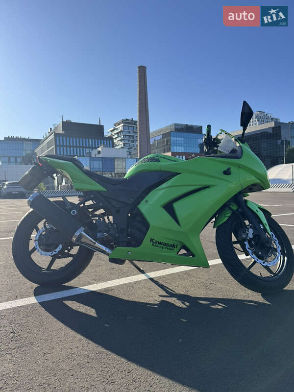 Спортбайк Kawasaki Ninja 250R 2013 в Киеве фото 7 Спортбайк Kawasaki Ninja 250R 2013 в Киеве