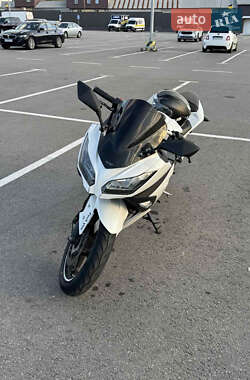 Спортбайк Kawasaki Ninja 300 2015 в Киеве