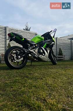 Спортбайк Kawasaki Ninja 400 2016 в 