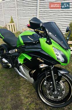 Спортбайк Kawasaki Ninja 400 2016 в 