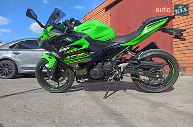 Спортбайк Kawasaki Ninja 400 2018 в 